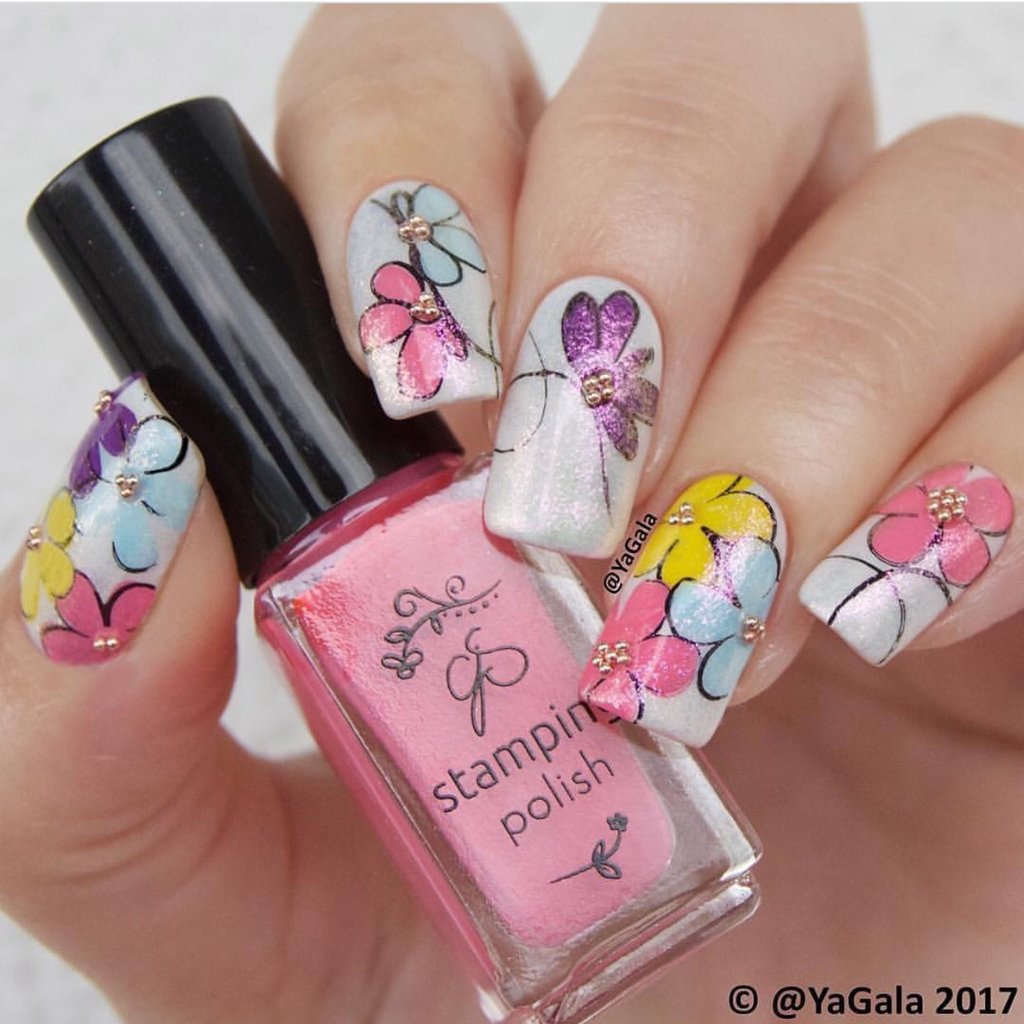 💜Abstract nails with YaGala nail polishes in colors “Soft Touch”, “Russian  Lilac”, “High Heels” . . 💜Абстракция, для … | Flower nail designs, Nails,  Mandala nails